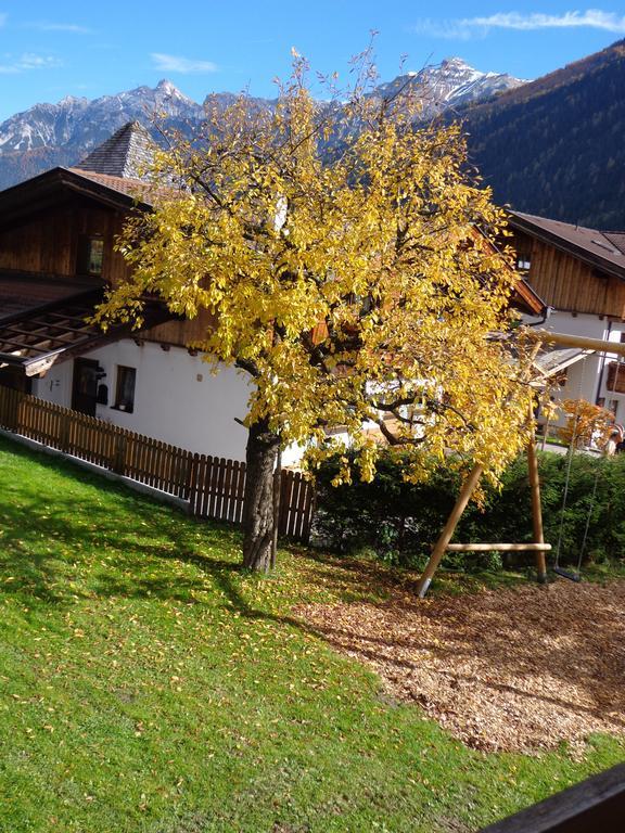 Апартаменты Sterzingerhof Нойштифт-им-Штубайталь Экстерьер фото