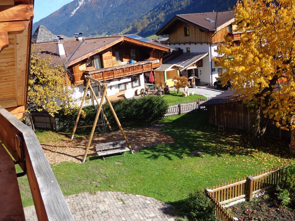 Апартаменты Sterzingerhof Нойштифт-им-Штубайталь Экстерьер фото
