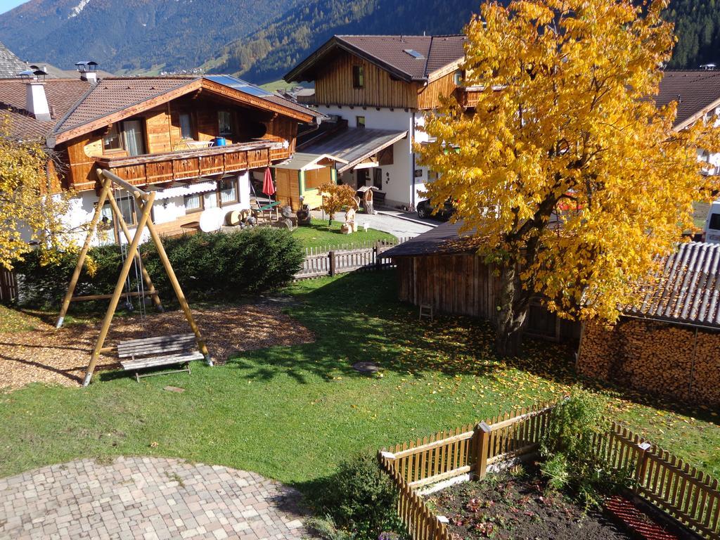 Апартаменты Sterzingerhof Нойштифт-им-Штубайталь Номер фото